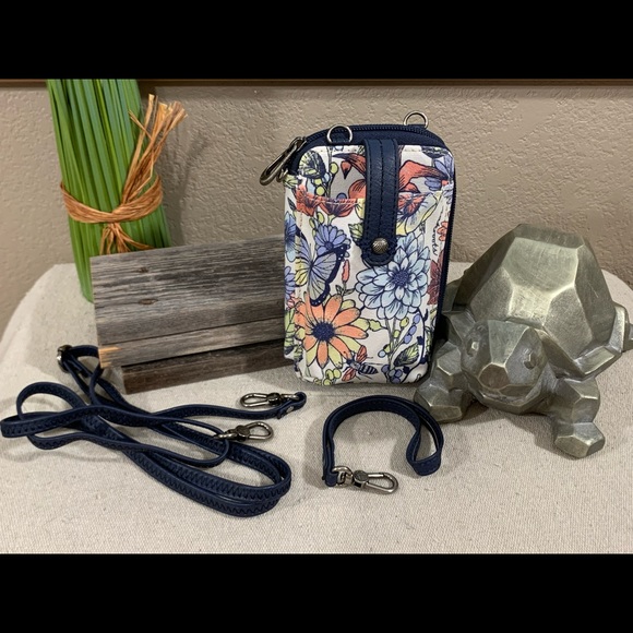 Sakroots Handbags - SAKROOTS WRISTLET/WALLET